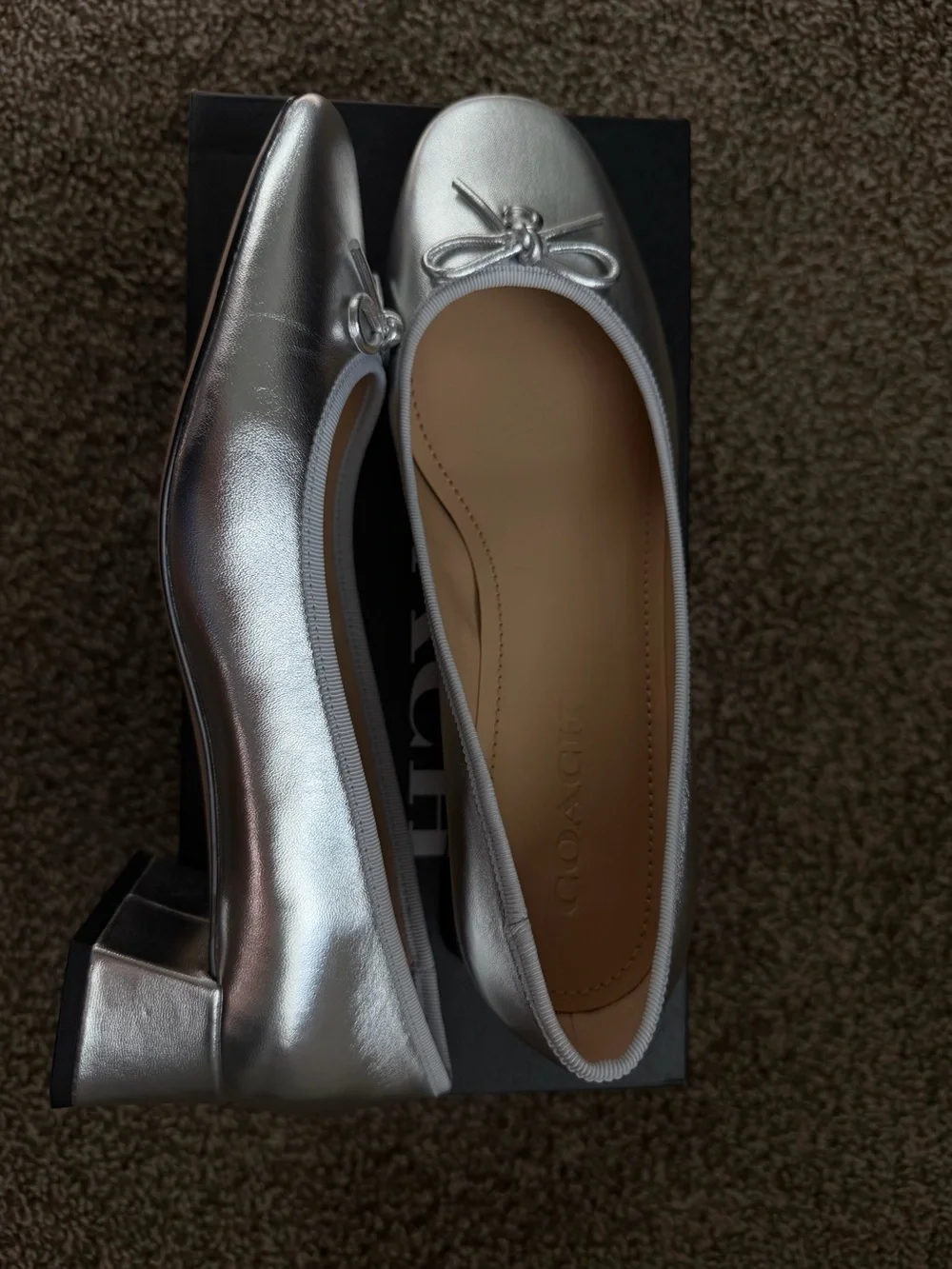 NWT COACH Ava Ballet Pumps Silver Leather Ballet Flats with Bowy